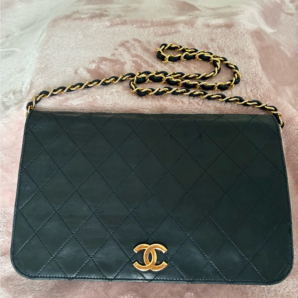 CHANEL Elegant Black Lambskin, Shoulder Bag or Clutch ~ 24K Gold Accent - Picture 4 of 17